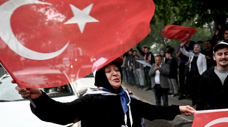 AFP dünyaya servis etti Türkiyeden peş peşe kutlama görüntüleri
