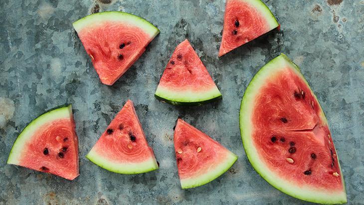 Bir parça karpuzu suya koyun, pembe çıkarsa yemeyin Zehir detayı şaşırtıyor