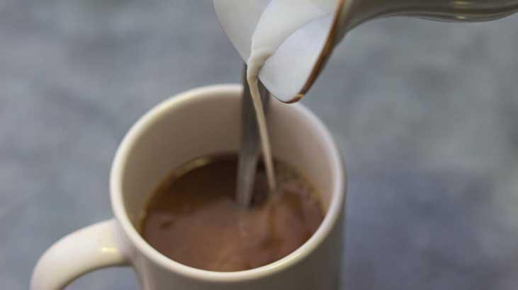 8- SÜTLÜ KAHVE TÜKETMEK