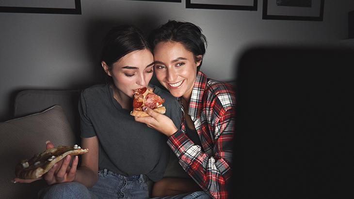 6- GECELERİ YEMEK YEMEK