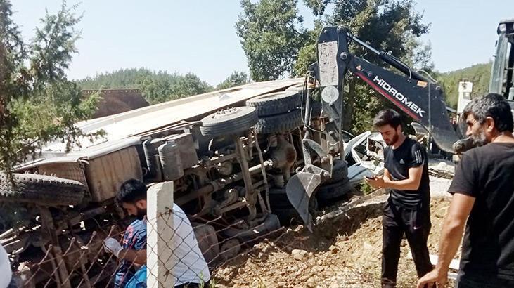 Kahramanmaraştaki feci kazadan ilk görüntüler Kalabalığa kamyon daldı