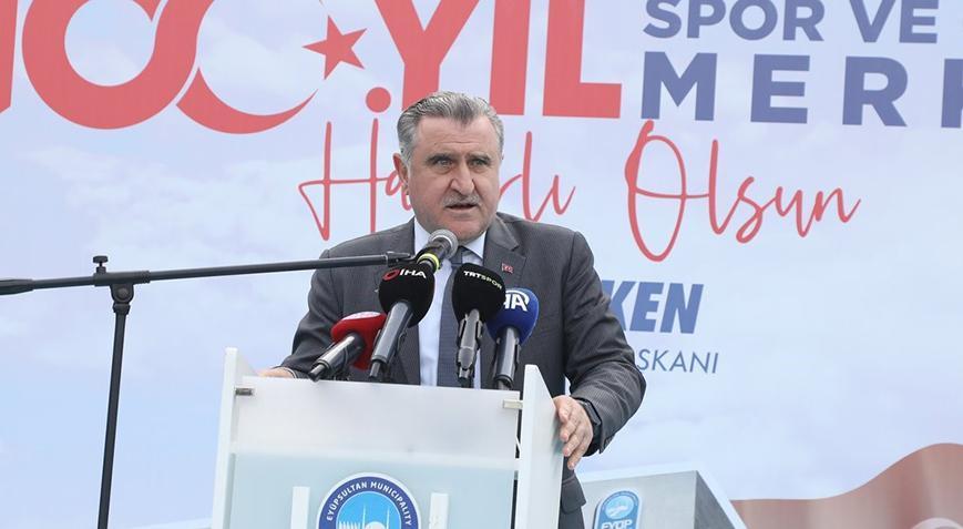 Il ministro della Gioventù e dello Sport Osman Aşkın Bak ha partecipato alla cerimonia di apertura a Eyüpsultan