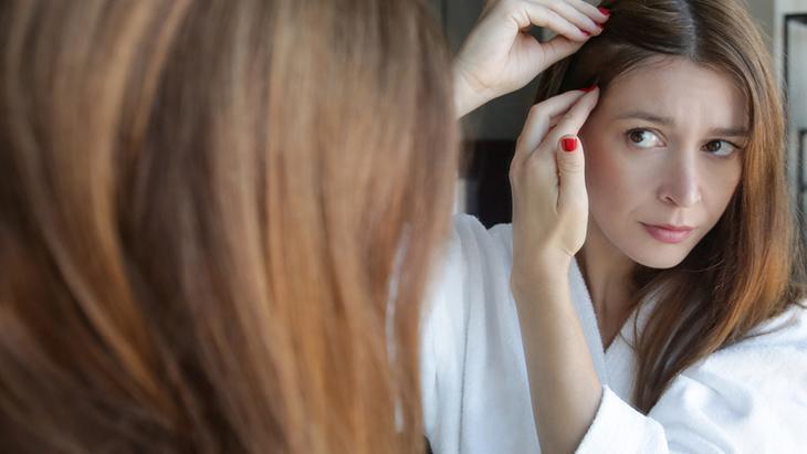 Genç yaşta saçları beyazlatan 6 neden Önlemek mümkünmüş, sırrı burada saklı