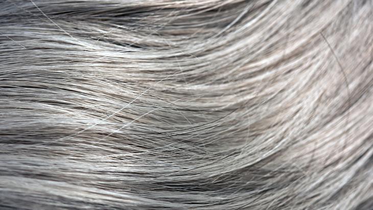 Genç yaşta saçları beyazlatan 6 neden Önlemek mümkünmüş, sırrı burada saklı