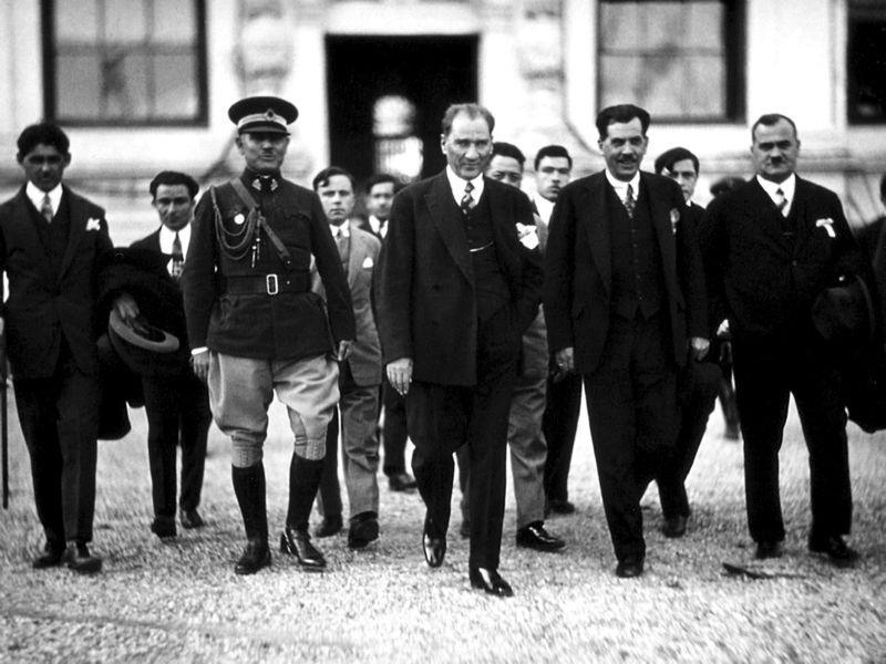 MUSTAFA KEMALIN GÖK YAZILARI