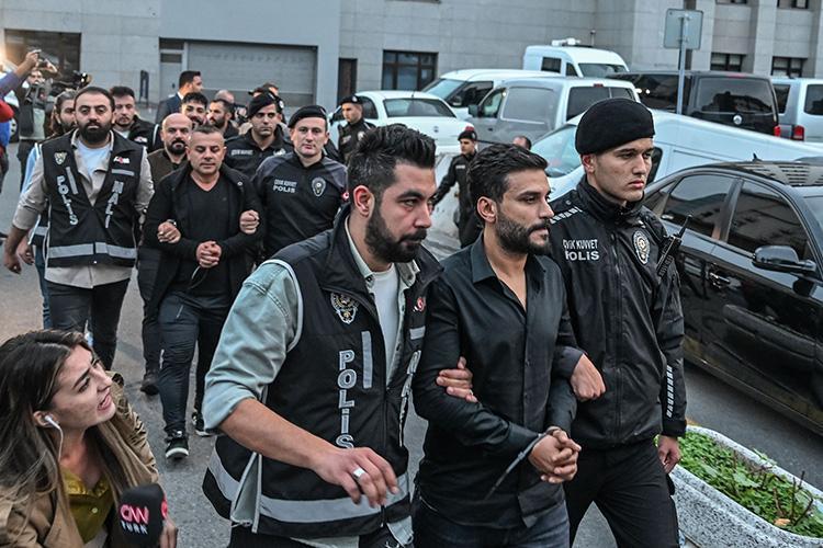 SADECE EV SANIYORDU ÜZERİNE ONLARCA MAL VARLIĞI ÇIKTI SADECE EV SANIYORDU ÜZERİNE ONLARCA MAL VARLIĞI ÇIKTI