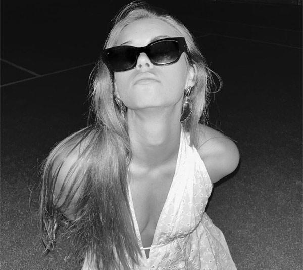 Afra Saraçoğlu yeni evine taşındı Kiralar dikkat çekti