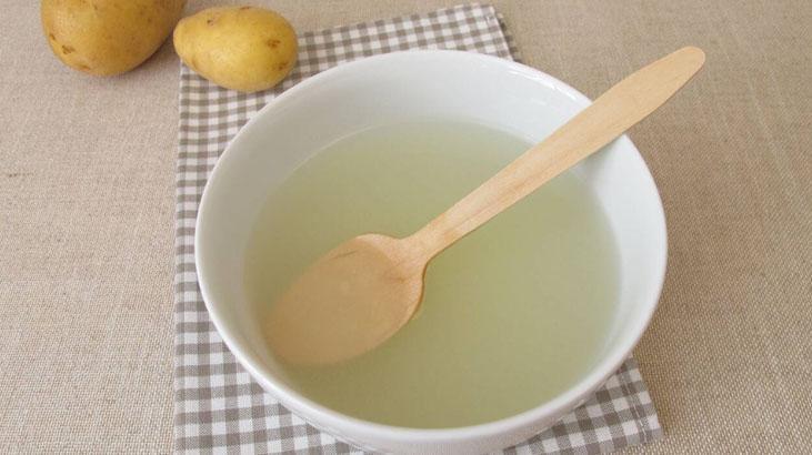 Suyunu sıkıp dudak üstündeki kararmaya sürün Ölü derileri sökerek bembeyaz yapıyor