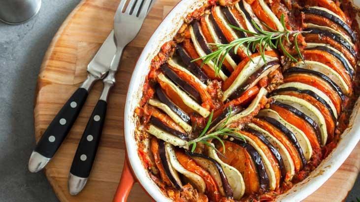 Ratituy RATATUY (RATATOUİLLE) MALZEMELERİ VE TARİFİ: 🍽 Ratatouille nasıl ...