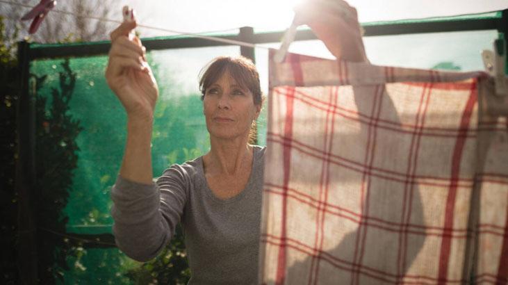 Kışın kıyafetleri kurutmanın en kolay taktiği Tek ihtiyaç plastik su şişesi