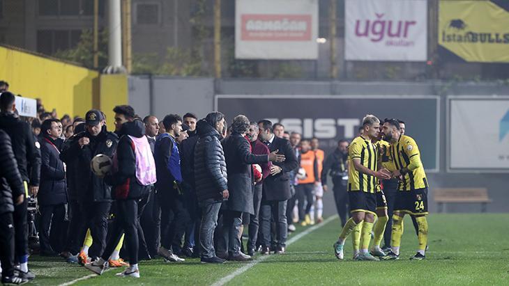 İstanbulspor - Trabzonspor maçından kareler