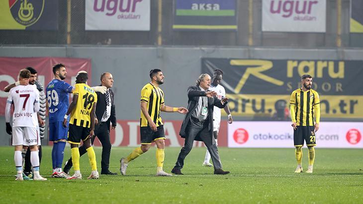 İstanbulspor - Trabzonspor maçından kareler