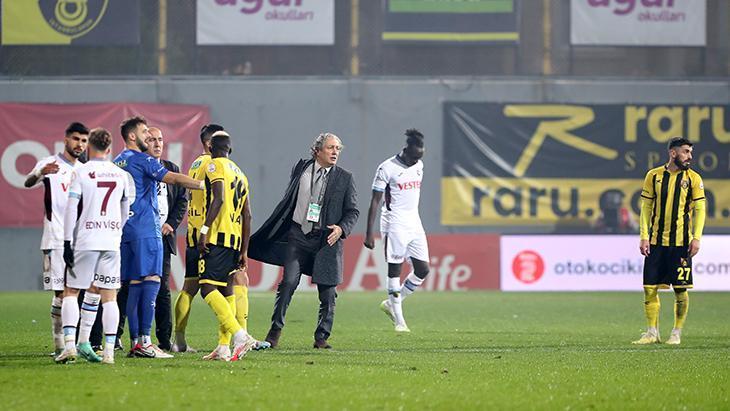 İstanbulspor - Trabzonspor maçından kareler