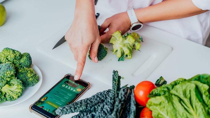 Mehmet Öz formülü verdi Ilık ve acı olursa göbekte yağdan eser bırakmıyor Mehmet Öz formülü verdi Ilık ve acı olursa göbekte yağdan eser bırakmıyor