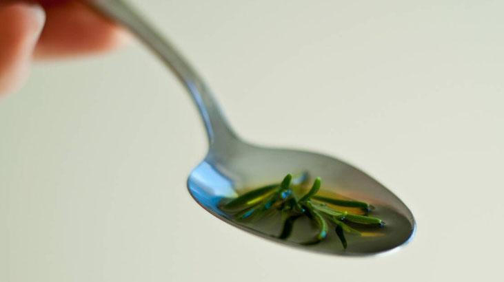 Yüzde 100 etkili sonuç Saç dökülmesine ilaç gibi gelen yöntem, soğan bile yetiyor Yüzde 100 etkili sonuç Saç dökülmesine ilaç gibi gelen yöntem, soğan bile yetiyor