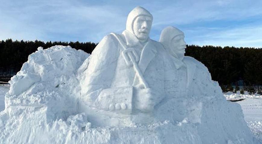Sarıkamışta çalışmalar başladı İşte şehitlerin kardan heykelleri