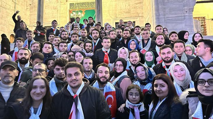 Yılın ilk gününde dünyaya mesaj Şehitler ve Gazze için İstanbulda büyük yürüyüş