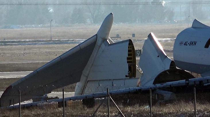 Gürcistan uçağı 12 yıl sonra Erzurumdaki aprondan çıkarıldı Gürcistan uçağı 12 yıl sonra Erzurumdaki aprondan çıkarıldı