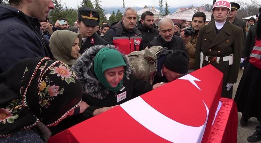 Şehit babası yürekleri bir kez daha yaktı Evladıyla böyle vedalaştı