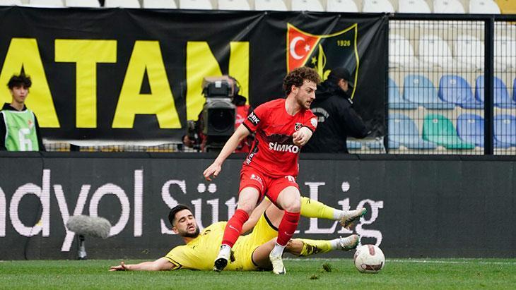 İstanbulspor - Gaziantep FK maçından kareler