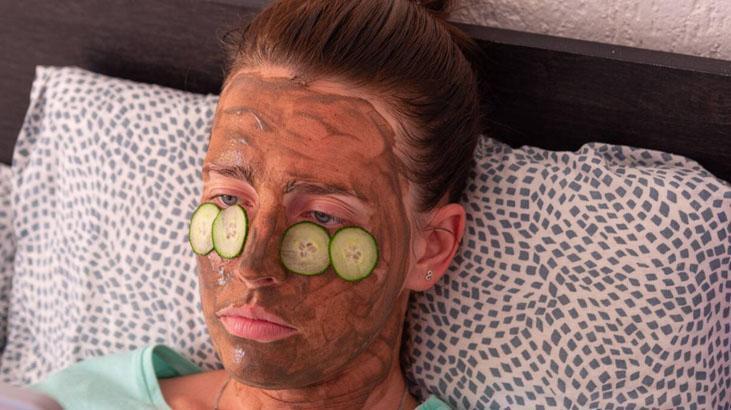 Balon gibi şişen göz altı torbalarından kalıcı olarak kurtarıyor Asıl nedeni şekermiş