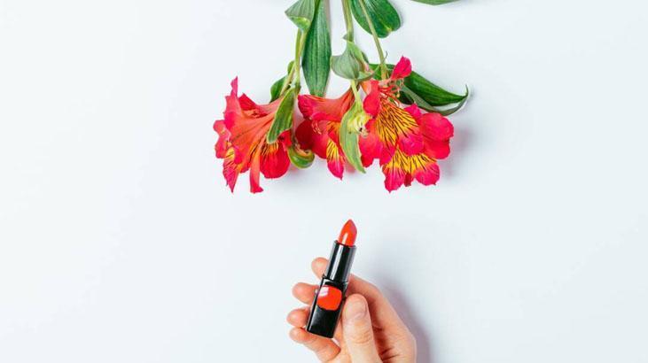 Eski Mısırlı kadınların güzellik sırları Gözlerindeki sürme mikrobu öldürüyordu, ruj şifaydı