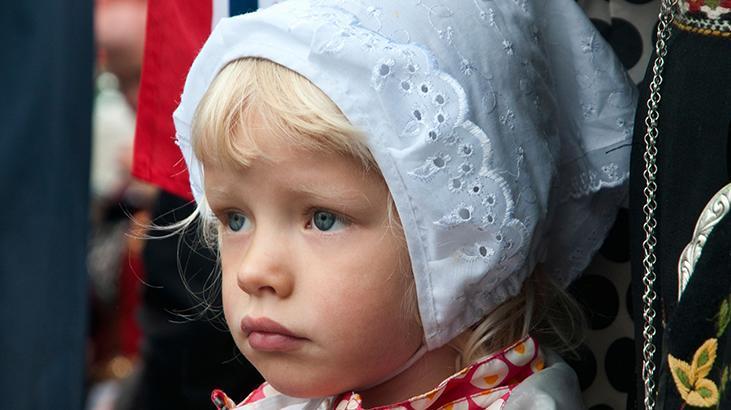 4- Yüksek sesle şarkı söyletin 4- Yüksek sesle şarkı söyletin