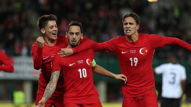 Avusturya-Türkiye maçından kareler