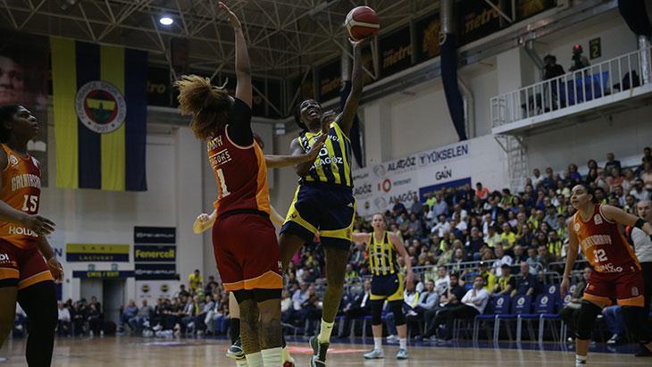 Fenerbahçe Alagöz Holding - Galatasaray Çağdaş Faktoring maçından kareler
