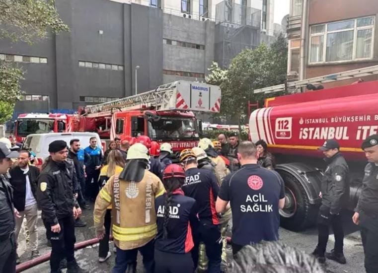 İstanbulda gece kulübünde yangın faciası Bölgeden ilk görüntüler