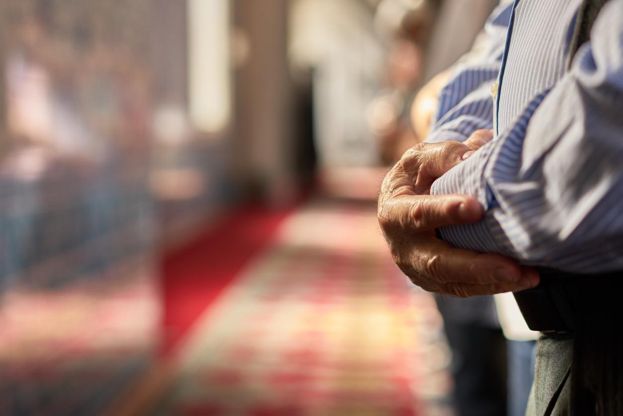 BAYRAM NAMAZI KILINIŞI BAYRAM NAMAZI KILINIŞI