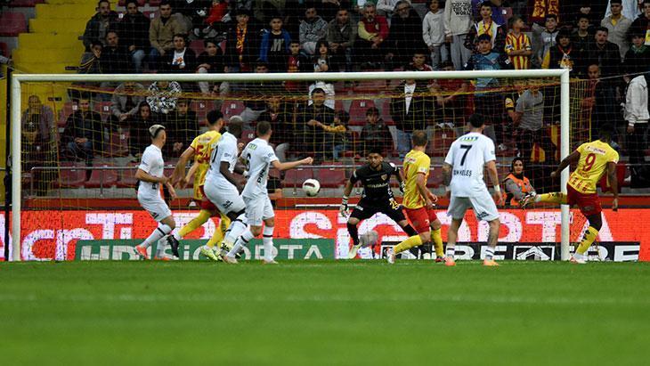 Kayserispor - Fatih Karagümrük maçından kareler