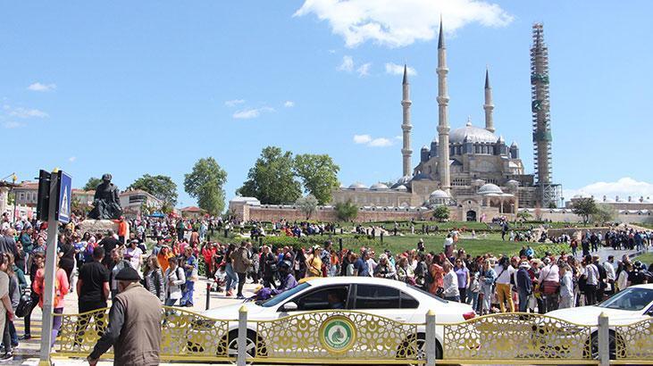 Edirnede Kakava-Hıdrellez coşkusu Binlerce kişi akın etti