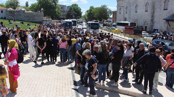 Edirnede Kakava-Hıdrellez coşkusu Binlerce kişi akın etti