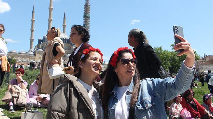 Edirnede Kakava-Hıdrellez coşkusu Binlerce kişi akın etti