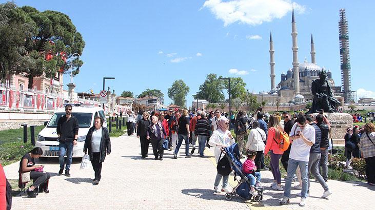Edirnede Kakava-Hıdrellez coşkusu Binlerce kişi akın etti