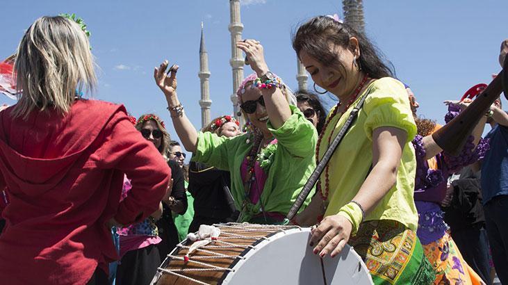 Edirnede Kakava-Hıdrellez coşkusu Binlerce kişi akın etti