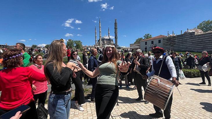 Edirnede Kakava-Hıdrellez coşkusu Binlerce kişi akın etti