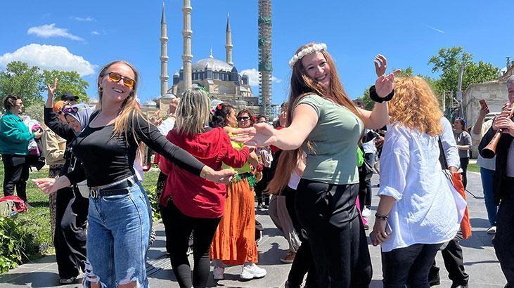Edirnede Kakava-Hıdrellez coşkusu Binlerce kişi akın etti