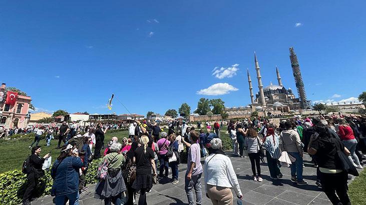 Edirnede Kakava-Hıdrellez coşkusu Binlerce kişi akın etti