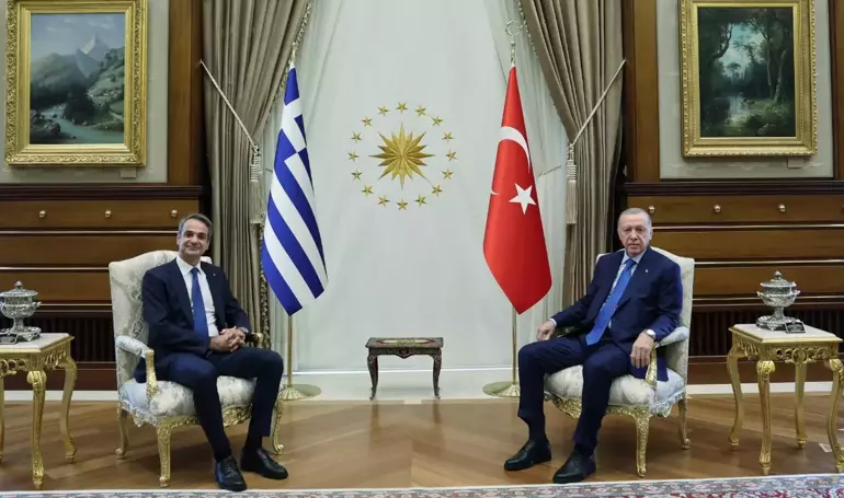 Ξεκινά η συνάντηση του προέδρου Ερντογάν με τον Έλληνα πρωθυπουργό Μητσοτάκη