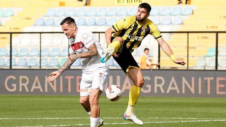 İstanbulspor - Sivasspor maçından kareler