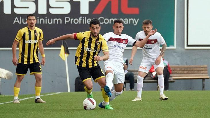 İstanbulspor - Sivasspor maçından kareler