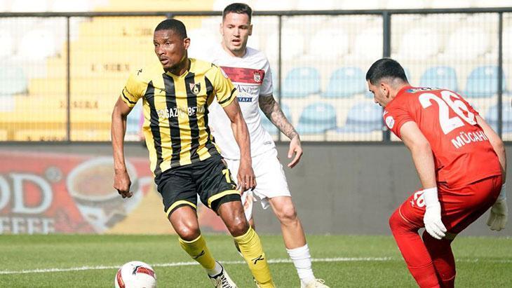 İstanbulspor - Sivasspor maçından kareler