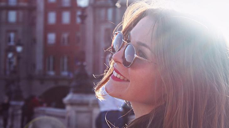 Güneş gözlüğünüzü test etmenin yolu Tüm sır çerçeve boyutunda saklı