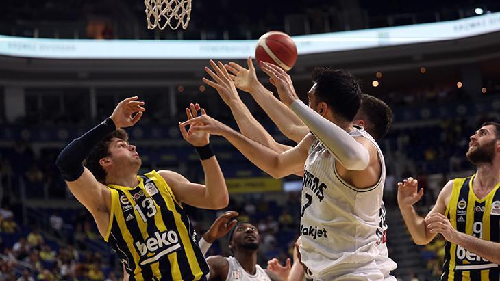 Fenerbahçe Beko - Beşiktaş Emlakjet maçından kareler