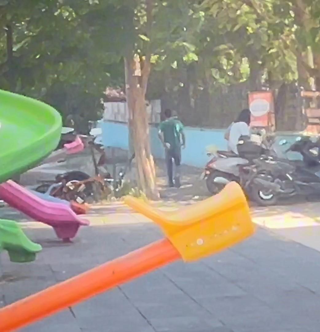 YKSden manzaralar: 1 saat okulun önünde bekledi, sınava geç kaldı