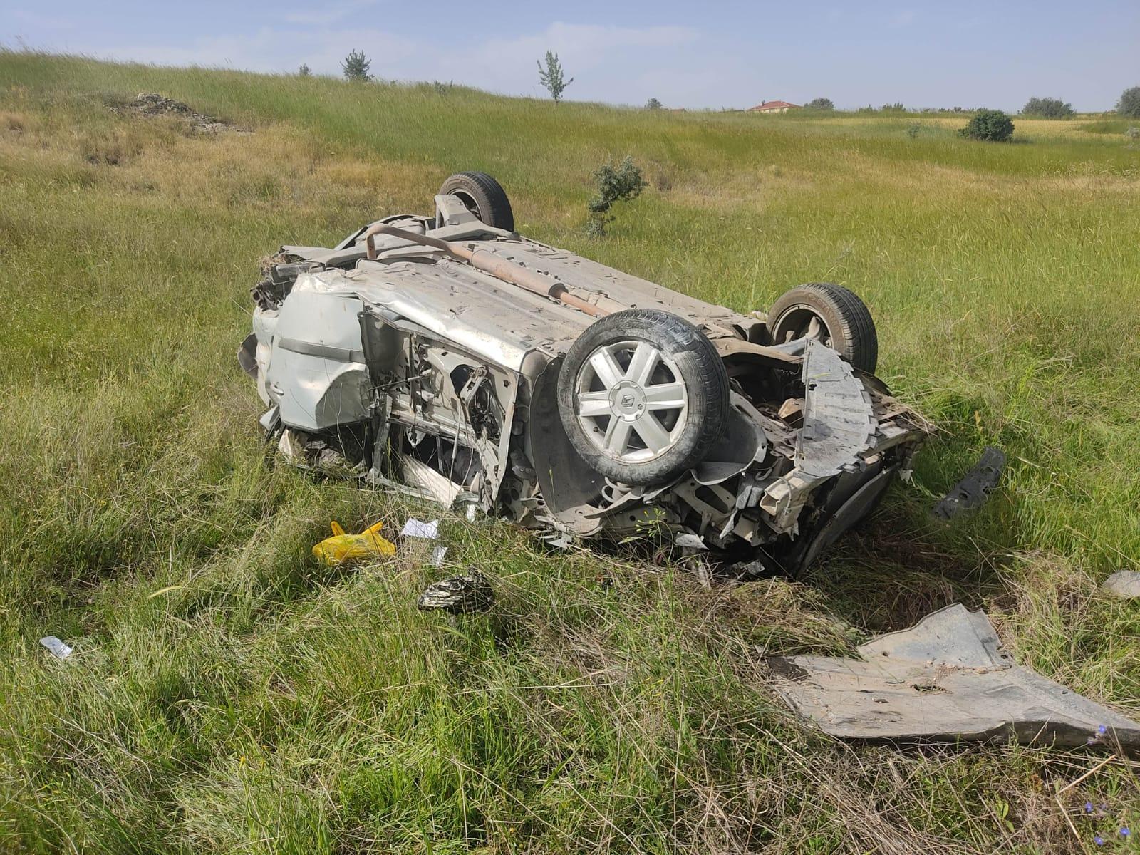 Ankara'da takla atıp tarlaya savrulan otomobilin sürücüsü öldü