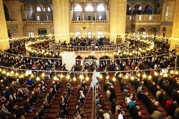 İSTANBULDA BAYRAM NAMAZI SAAT KAÇTA