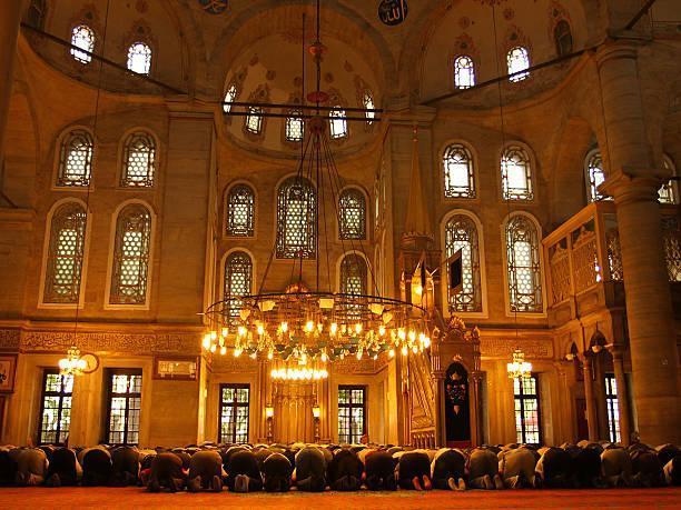 İZMİRDE BAYRAM NAMAZI SAAT KAÇTA
